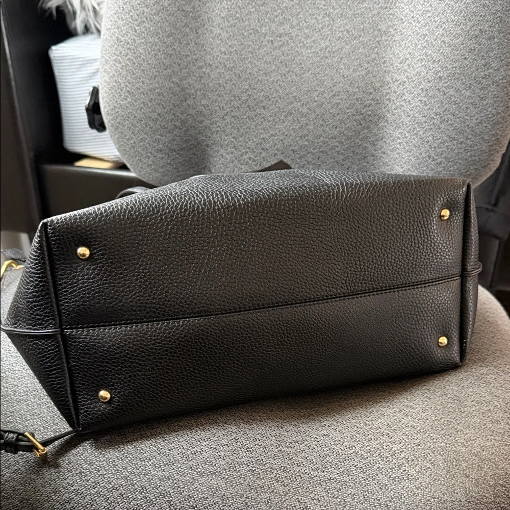 Lauren Ralph Lauren Black Leather Tote Bag – Like New - Picture 6 of 17